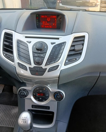 Ford Fiesta cena 18400 przebieg: 180232, rok produkcji 2009 z Słupsk małe 46